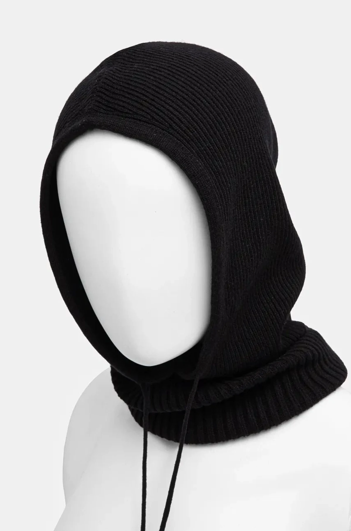 HUGO Vunena balaklava 89,99 eur 