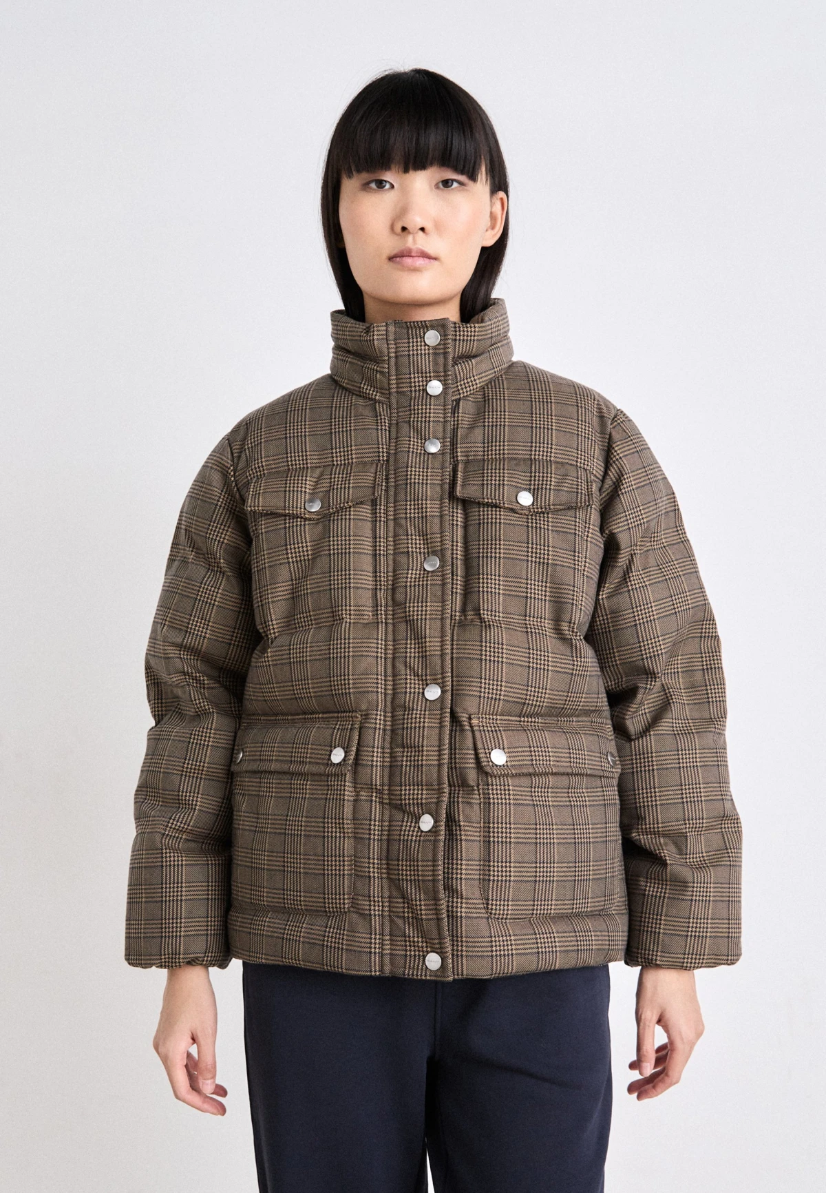 gant prošivena jakna prije 378,13 sada 227,95 eur https://www.zalando.hr/gant-padded-checked-jacket-zimska-jakna-black-ga321g04l-q11.html